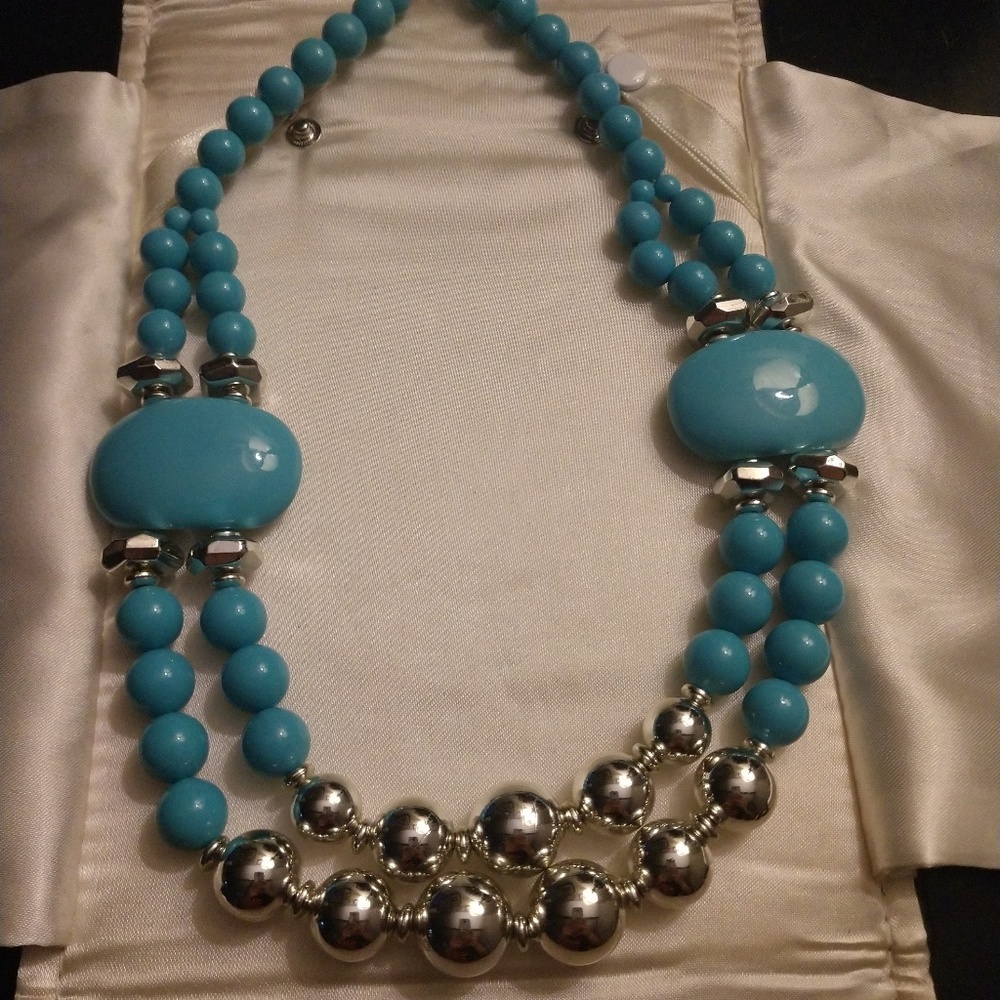 VINTAGE NECKLACE.